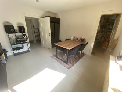 3 1/2 Zimmer Wohnung ca 80 qm+ Balkon+2 Abstellräume+ Garten