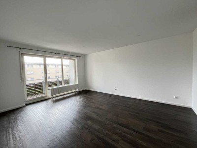 Ihr neues Zuhause in Neu-Ulm - Sonnige 2-Zimmer-Wohnung mit Balkon und Tiefgaragenstellplatz
