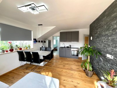 Schöne 2-Zimmer-Wohnung mit Balkon und Parkplatz