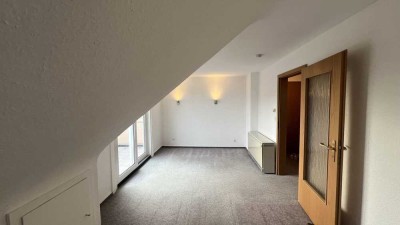 Charmante 2,5-Zimmer- Wohnung mit Balkon, Gartenmitbenutzung & Stellplatz