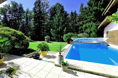Landhaus, Park und viel Wald