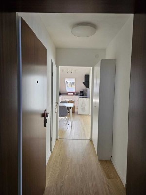 Freundliche, moderne 2-Raum-Wohnung mit EBK und großer Loggia