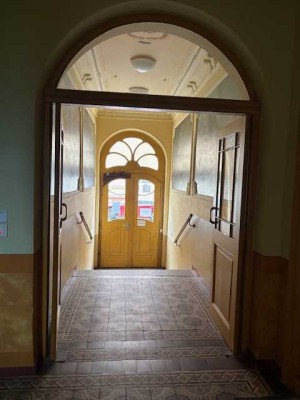 Noble 3-ZW - Gründerzeit- mit Wohnküche, gr. Balkon, Bad + sep. WC, Lift, hochwertig, ruhige Lage