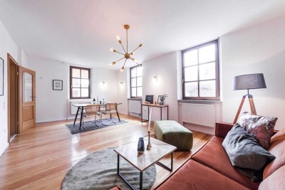 Viel Platz im ehemaligen Weingut - 1-2 Familienhaus mit Innenhof, Garage und viel Lagerfläche