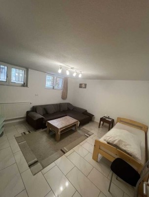 Renovierte 1-Zimmer-Wohnung in zentraler Lage in Stuttgart – ab Dezember zu vermieten