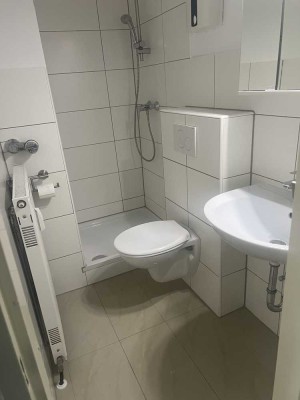 Geschmackvolle, gepflegte 1-Raum-Wohnung mit Balkon und Einbauküche in Düsseldorf