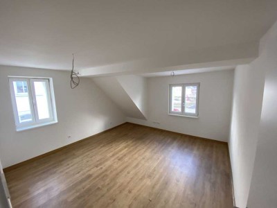 Neu renovierte 3,5-Raum-Dachgeschosswohnung