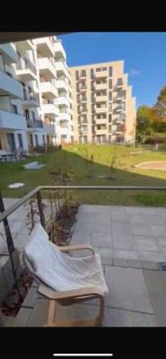 Stilvolle, neuwertige und möblierte 1-Zimmer-Erdgeschosswohnung mit Balkon in Berlin