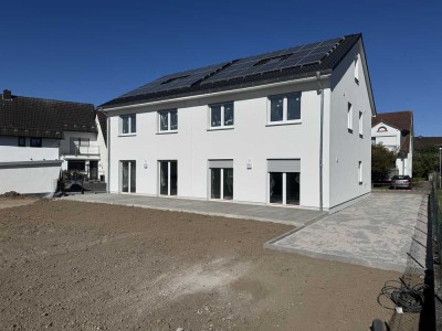 Erstbezug Neubau: Geräumige 5-Zimmer-Doppelhaushälfte mit gehobener Innenausstattung und EBK