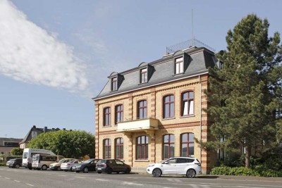 Ansprechende, neuwertige Ein-Raum-DG-Wohnung mit Rheinblick in Remagen-Oberwinter