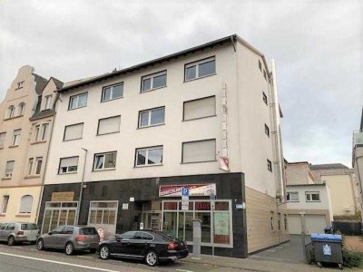 RIIIEEESIEGE WG-Wohnung - WOW! 6 Zimmer, Küche, 2 Bäder, großer Flur - Nähe UKGM, Frankfurter Str. 7