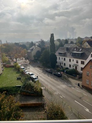 Ab Sofort frei Mieter ist ausgezogen !Weitläufiger Blick von großem Südbalkon