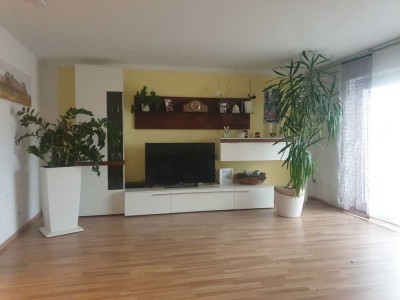 Helle 4-Zimmer-Dachgeschosswohnung mit Einbauküche in Eutingen im Gäu