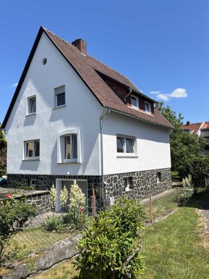 - provisionsfrei- frisch renoviertes Haus mit schönem Garten