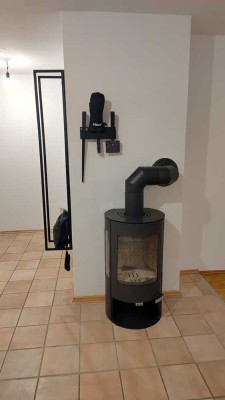 Ruhige, neu renovierte 2-Zimmer-Wohnung mit Süd-Balkon in Bernried am Starnberger See