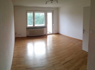 Helle 1-Zimmer-Wohnung mit Balkon und Einbauküche