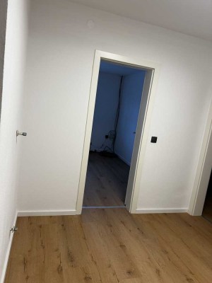 Gepflegte moderne 4-Zimmer Wohnung mit Terrasse in Lam