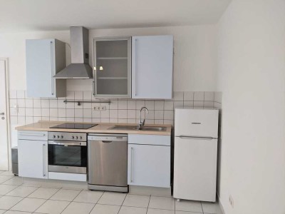 Helle 2-Zimmer-Souterrainwohnung mit Einbauküche & 2 Stellplätzen in Messel für 1-2 Personen