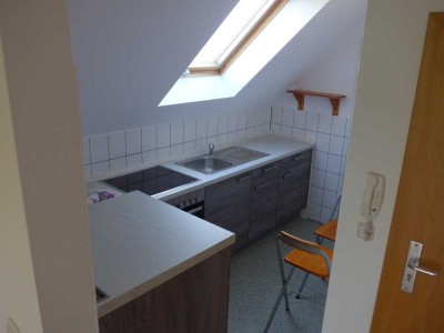 Schöne, gepflegte 1,5-Zimmer-Dachgeschosswohnung, Einbauküche, Dorthausen nähe Nordpark