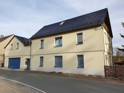 Charmantes Zweifamilienhaus in bester Lage – Vielseitigkeit und Komfort in Saalburg-Ebersdorf