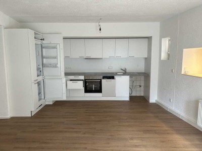 Geräumige 2,5 Zimmer-EG-Wohnung