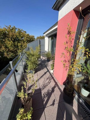 Exklusives Penthouse mit 3 Zimmern, Dachterrasse, Tiefgarage und Aufzug in Hamburg-Hamm