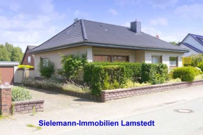 Bungalow mit Vollkeller - Ausbaureserve im Dachboden - Terrasse, Gartenhaus