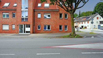 Helle Wohnung mit kleinem Garten