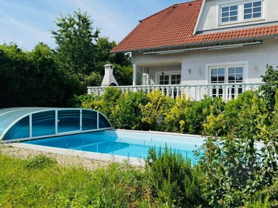 Schönes Einfamilienhaus im Landhausstil mit Garten &amp; Pool