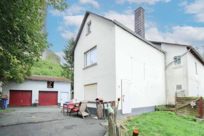 Wohnen unterhalb der Burg - mit Garten, 2 Garagen und weiteren Stellplätzen