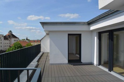 Neubau mit Terrasse und Aufzug - Erstbezug