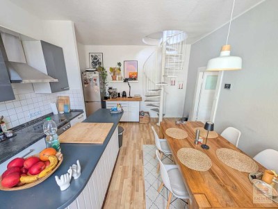 Rarität: Maisonette-Wohnung im Stil-Altbau