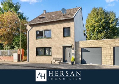 Freistehendes Einfamilienhaus mit drei Garagen und Wintergarten - Mehrgenerationenhaus geeignet!