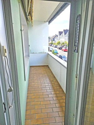 RS-Zentralpunkt: 2 Zi mit Balkon, ruhig, hell, zentral, frei NUR NICHTRAUCHER