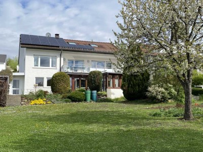 Schön gelegenes Ein-/Zweifamilienhaus mit Traumgarten in Aussichtslage
