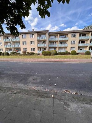 Kapitalanlage - Gepflegte 3-Zimmer Dachgeschoss Wohnung mit Balkon