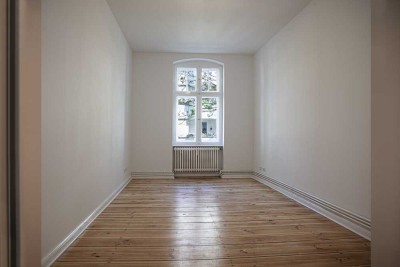 Frisch saniert & bezugsbereit: Elegante Stuckaltbauwohnung in Berlin-Pankow!