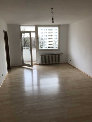 Geschmackvolle 1-Raum-Wohnung mit Balkon und EBK in Markt Schwaben