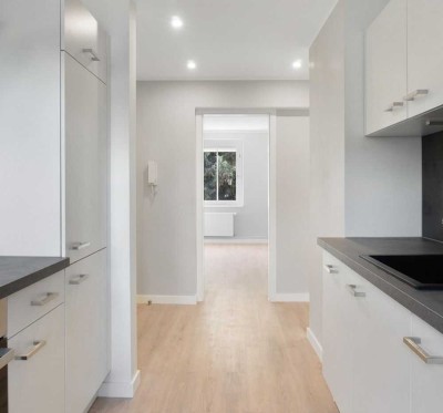 Nachmieter ab 15.09.2025 gesucht! Zweitbezug mit Sonnenbalkon, Einbauküche  und Garage