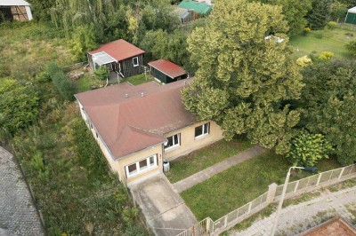 Traumhafter Bungalow mit Garten und Werkstatt, nahe der Altstadt von Jüterbog