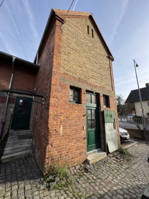 Erstbezug-Frisch sanierte 1 ZKB Wohnung in alter Hofreite!!