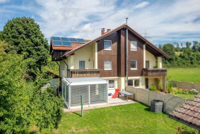 Komfortable Doppelhaushälfte mit Wintergarten und grüner Nachbarschaft