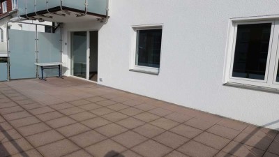 Helle 3,5-Zimmer-EG-Wohnung mit sehr großem Süd-Balkon - Sanierung 2025
