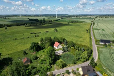 Zögern Sie nicht: Renovierungsbedürftiges Einfamilienhaus inkl. Werkstatt samt Garten