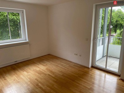 Wohnen mit Aussicht: 4-Zimmer-Balkonwohnung in ruhiger Lage von Ampfelwang