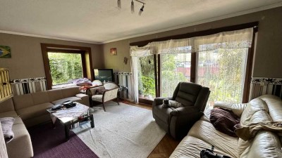 *Einfamilienhaus in Süd-Halbhöhenlage von Calw* 1188m² Grundstück/Garage * S-Bahn Anschluss ab 2025*