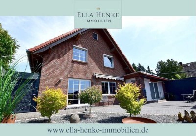 Schönes, großzügiges Einfamilienhaus mit großer Sonnenterrasse.