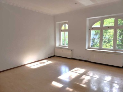 geräumige renovierte 4 Raum Wohnung * Altbau *