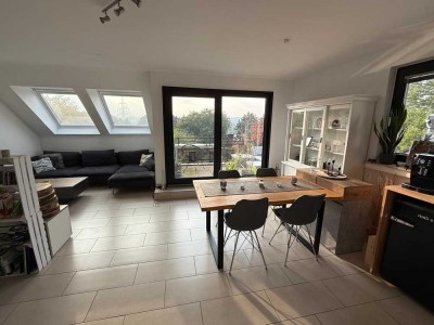 Helle 2,5-Zimmer-Wohnung mit Dachterrasse, Grünblick, Stellplatz und EBK in Essen-Überruhr