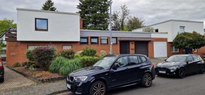Günstiges 7-Zimmer-Haus in Bergisch Gladbach